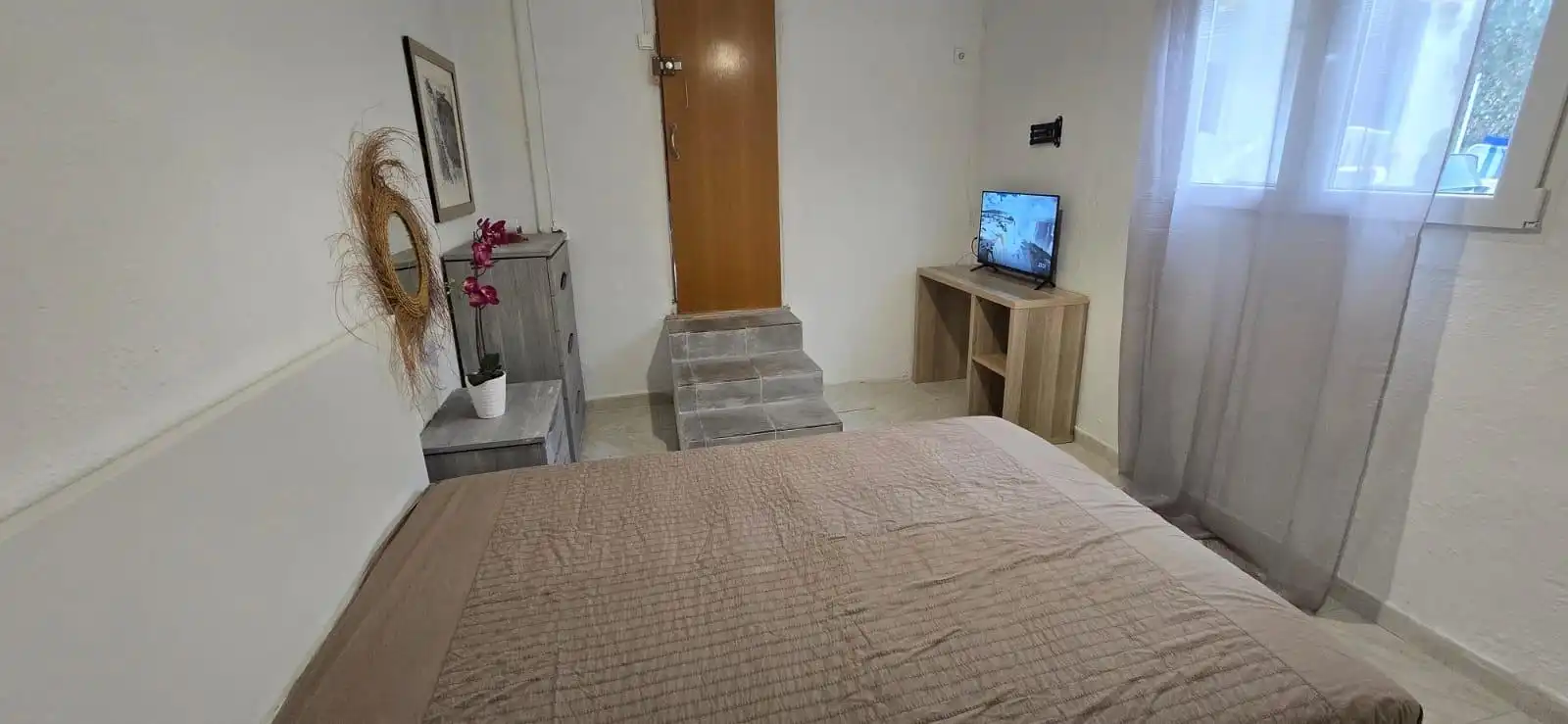Habitación de Piso para compartir en Valencia con Terraza y Amueblado