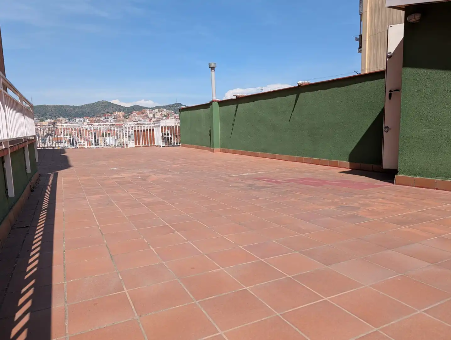 Terraza de Casa o chalet en venta en Santa Coloma de Gramenet con Aire acondicionado, Calefacción y Parquet