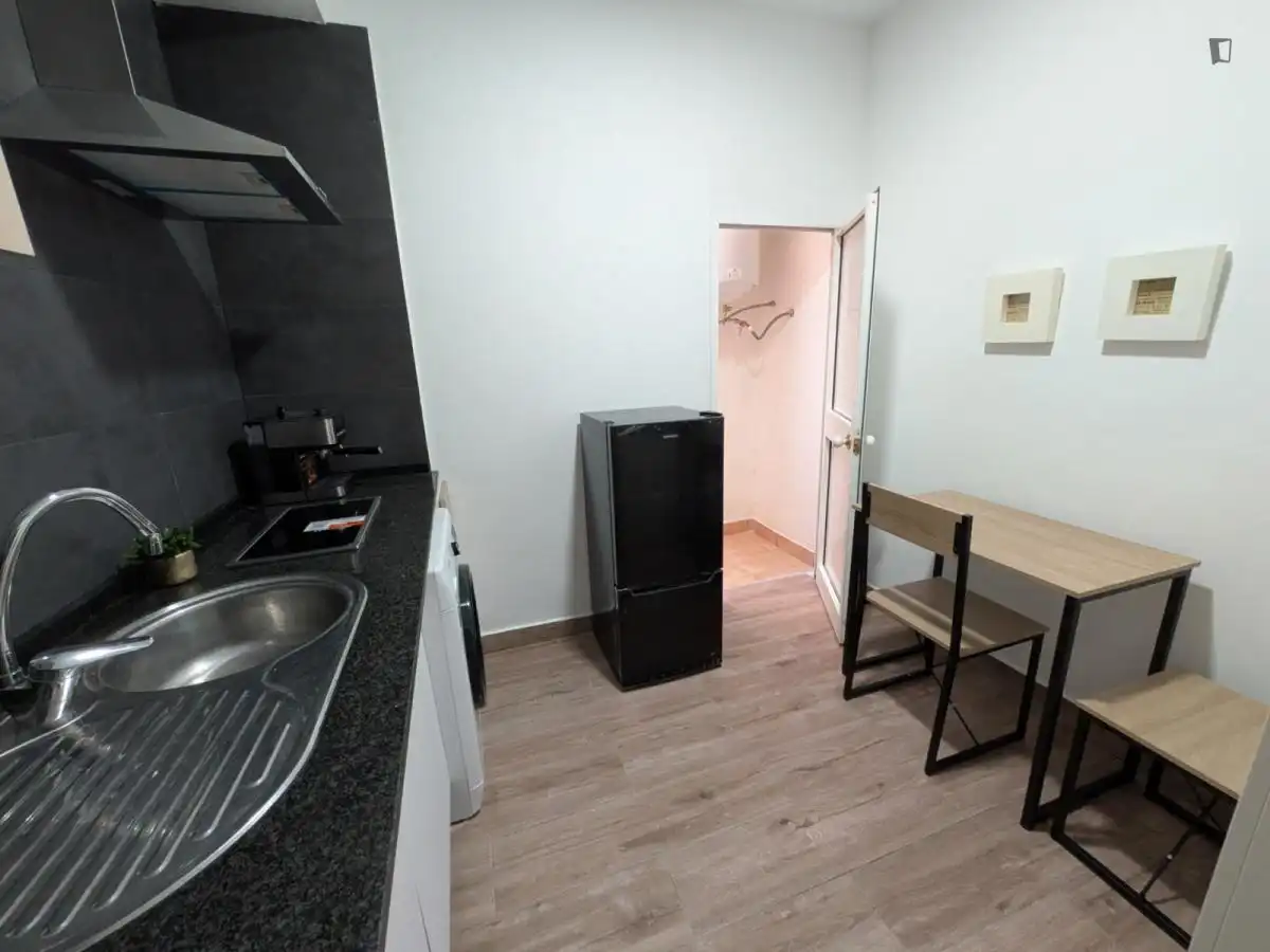 Cocina de Casa o chalet para compartir en Málaga con Aire acondicionado, Amueblado y Lavadora