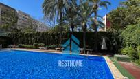 Swimming pool of Flat for sale in  Valencia Capital  with Air Conditioner, Heating and Private garden