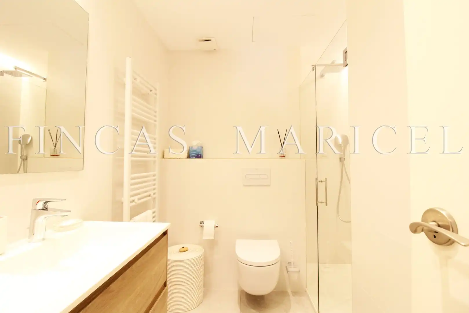 Badezimmer von Wohnung zum Verkauf in Sitges mit Klimaanlage, Heizung und Terrasse
