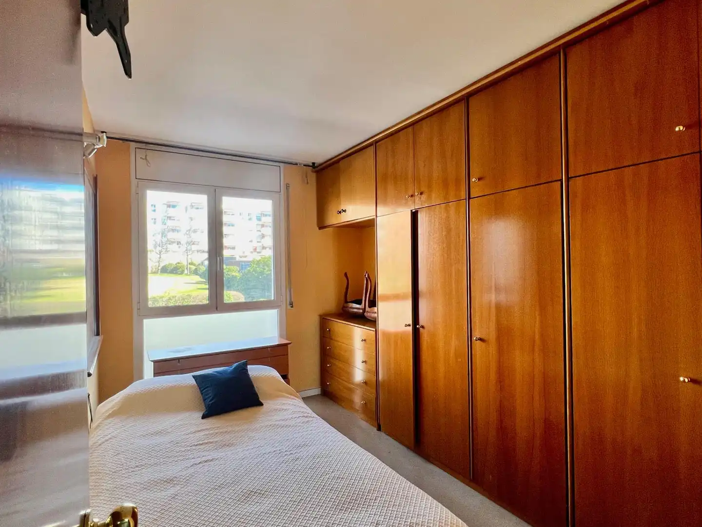 Habitación de Piso en venta en Sabadell con Aire acondicionado, Trastero y Balcón