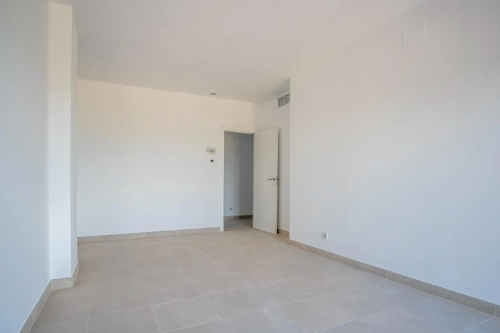 Wohnung zum Verkauf in San Fernando mit Klimaanlage, Heizung und Terrasse