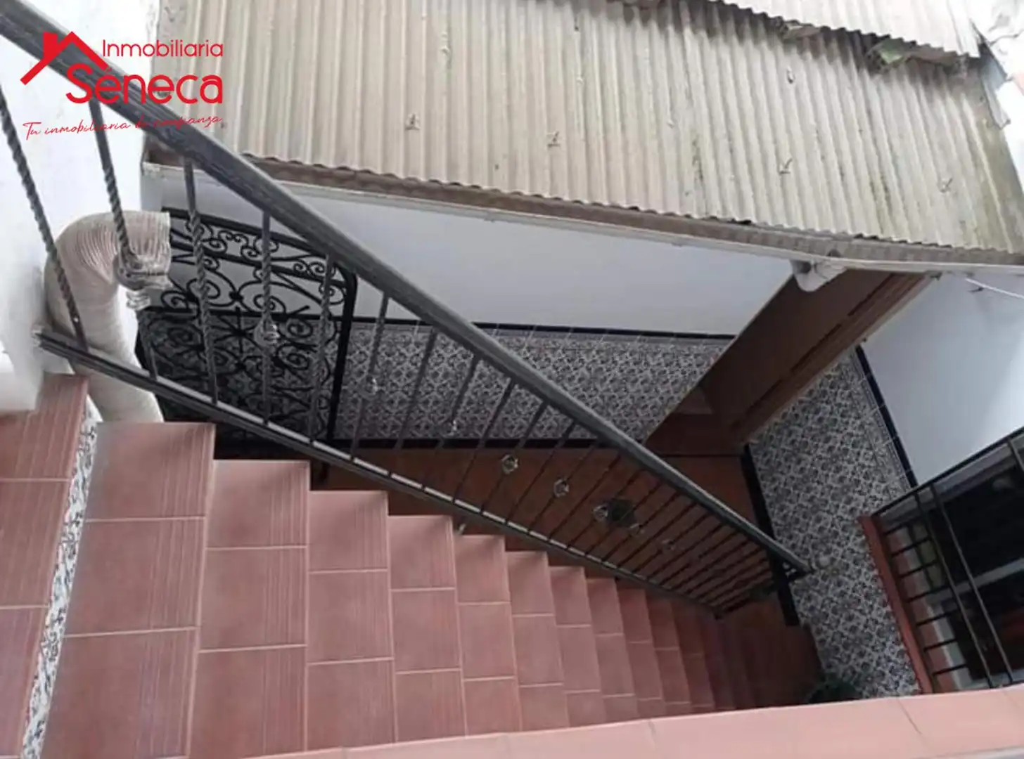 Balcony of Houses for sale in Córdoba  with Air Conditioner and Storage room