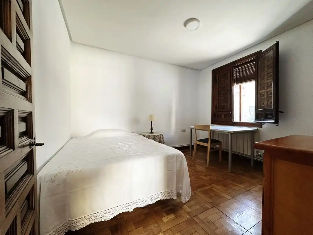Schlafzimmer von Wohnung zur Miete in Toledo mit Klimaanlage, Heizung und Terrasse