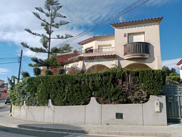 Casa-chalet en Venta en Roda de Berà