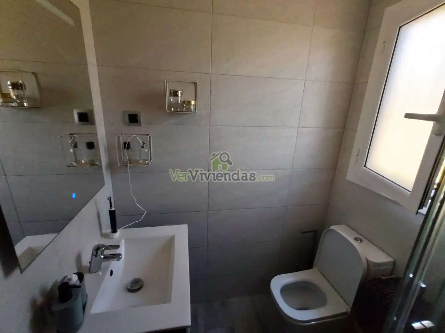 Bany de Casa o xalet en venda en Vallirana amb Aire condicionat, Calefacció i Jardí privat
