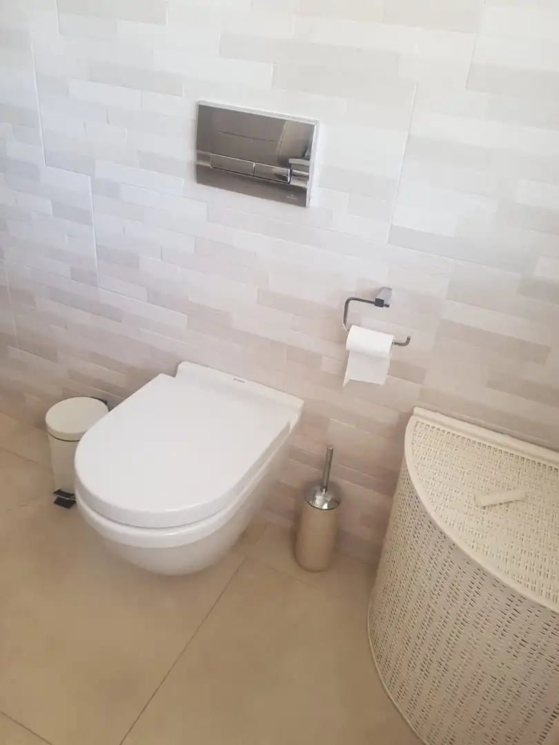 Baño de Casa o chalet en venta en Nerja con Aire acondicionado, Jardín privado y Terraza