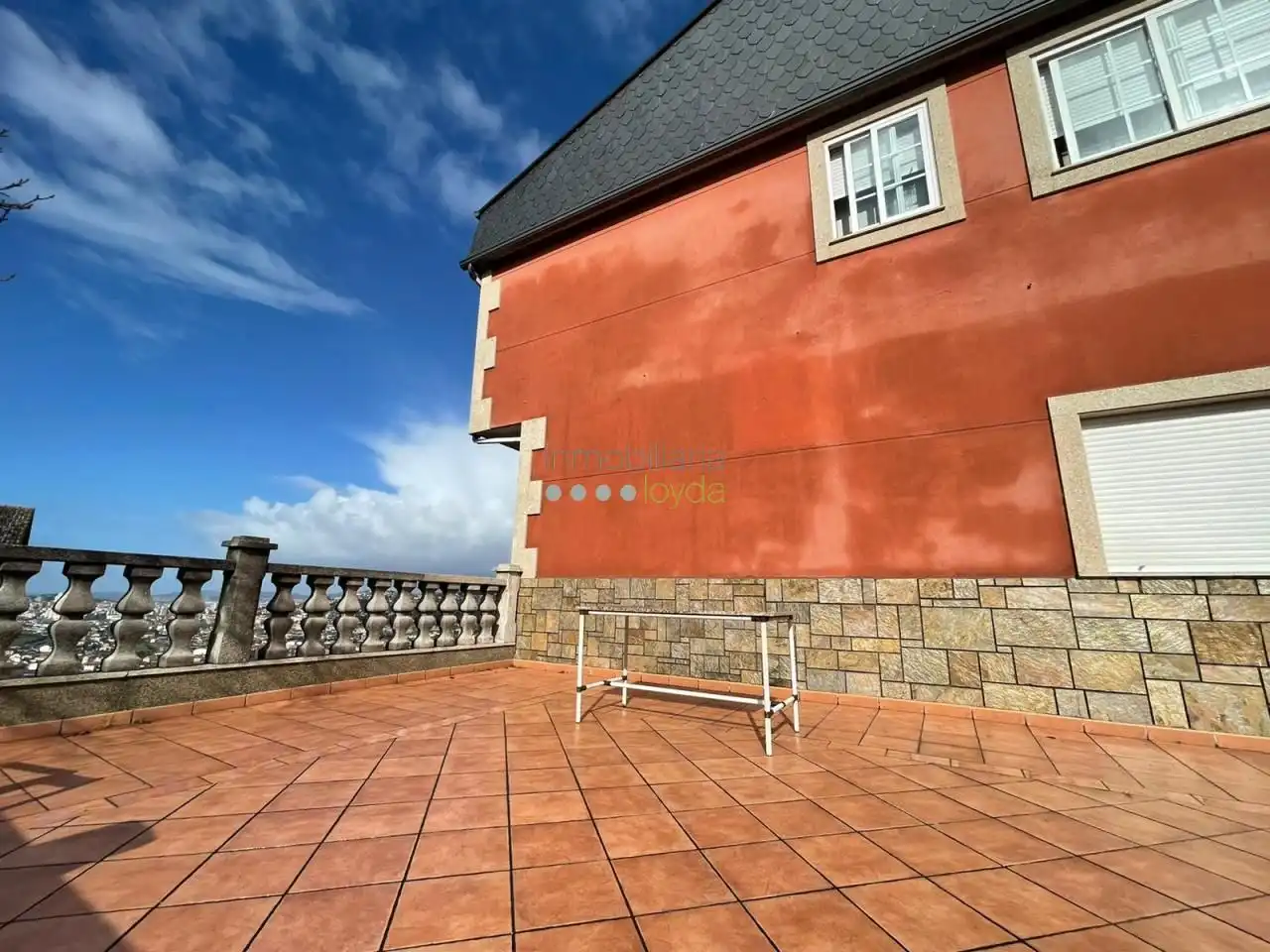Vista exterior de Casa o chalet en venta en Vigo  con Jardín privado, Parquet y Terraza