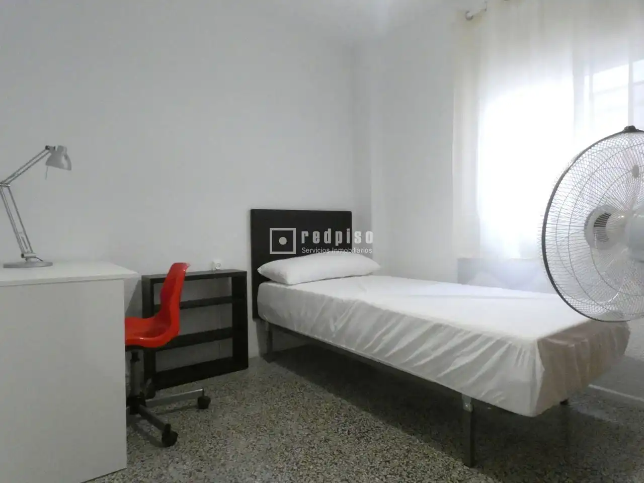 Habitación de Piso de alquiler en Málaga con Aire acondicionado, Terraza y Trastero