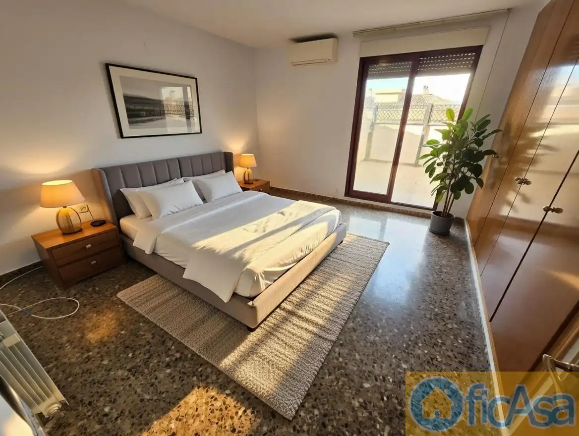 Habitación de Ático en venta en Castellón de la Plana / Castelló de la Plana con Aire acondicionado, Calefacción y Terraza