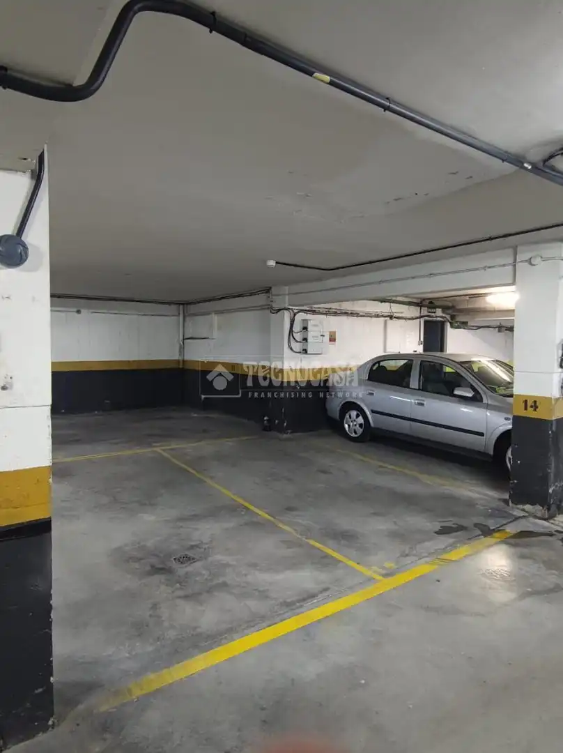 Individual amb ascensor en venda a Calle Alustante, imagen 2