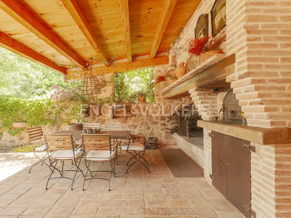 Terrasse von Country house zur Miete in El Bruc mit Klimaanlage, Heizung und Privatgarten