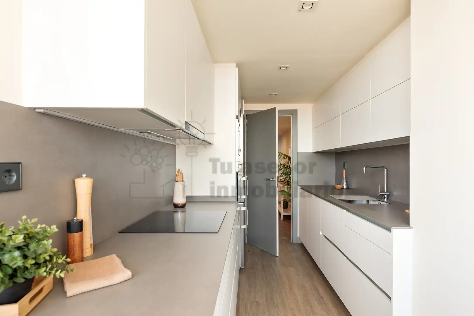 Cocina de Piso en venta en Barcelona con Aire acondicionado, Calefacción y Jardín privado