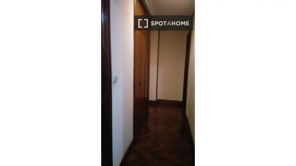 Room in Gros