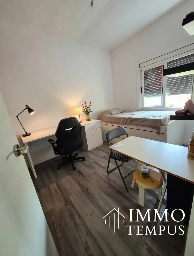 Bedroom of Flat for sale in Terrassa  with Parquet flooring, Terrace and Oven