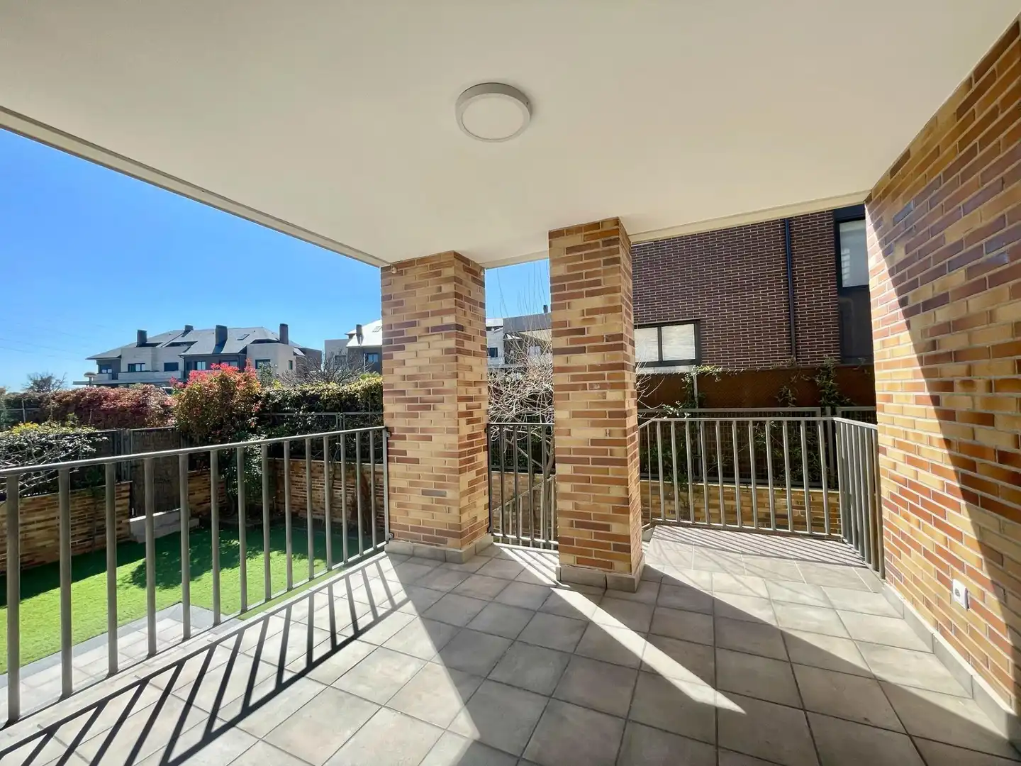 Terraza de Casa adosada de alquiler en Majadahonda con Aire acondicionado, Calefacción y Jardín privado