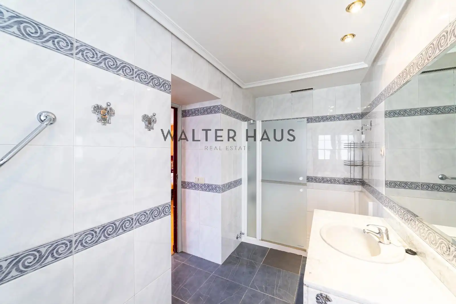 Flat with lift for sale in Calle de Modesto Lafuente, imagen 44
