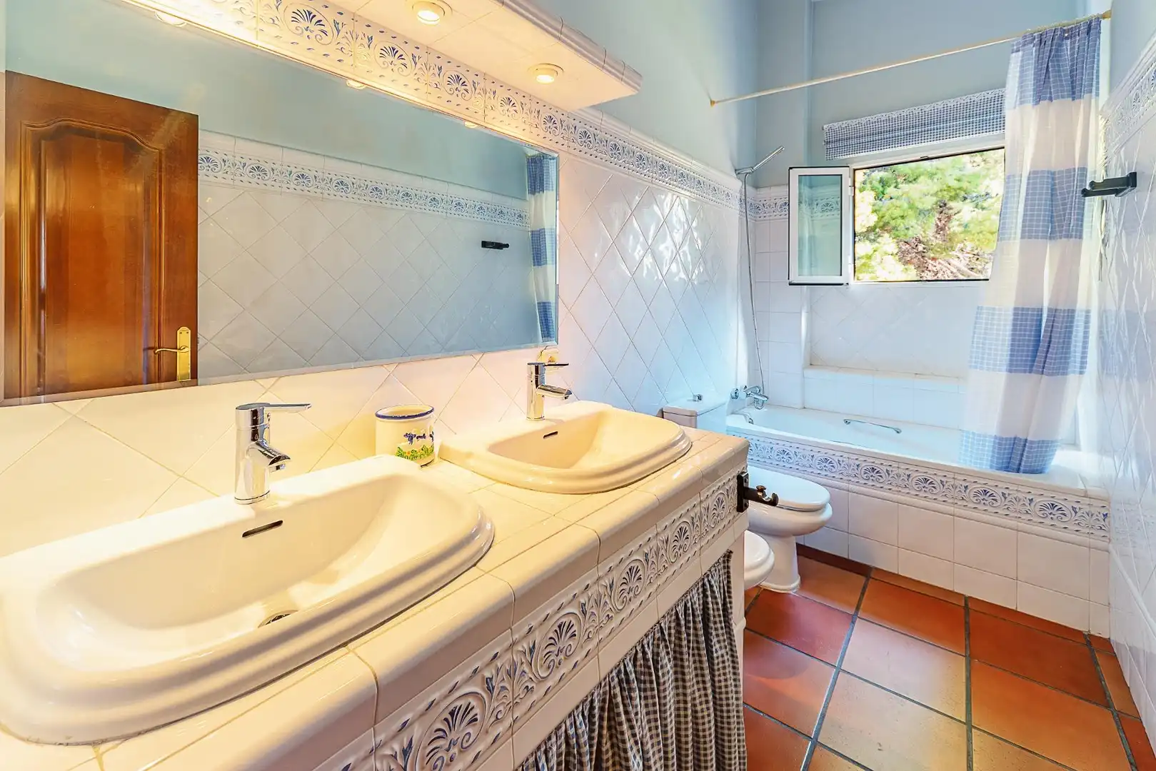 Baño de Casa o chalet en venta en Elda con Calefacción, Jardín privado y Terraza