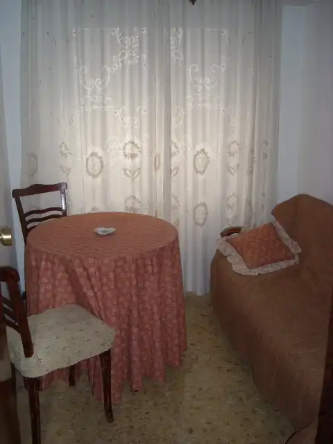 Living room of Flat for rent in Zaragoza  with Heating, Parquet flooring and Furnished
