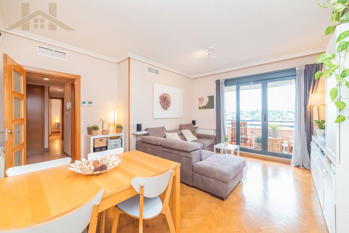Living room of Flat for sale in Colmenar Viejo  with Air Conditioner, Heating and Parquet flooring