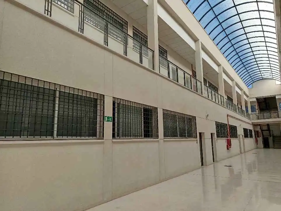 Vista exterior de Nave industrial en venta en Córdoba con Alarma