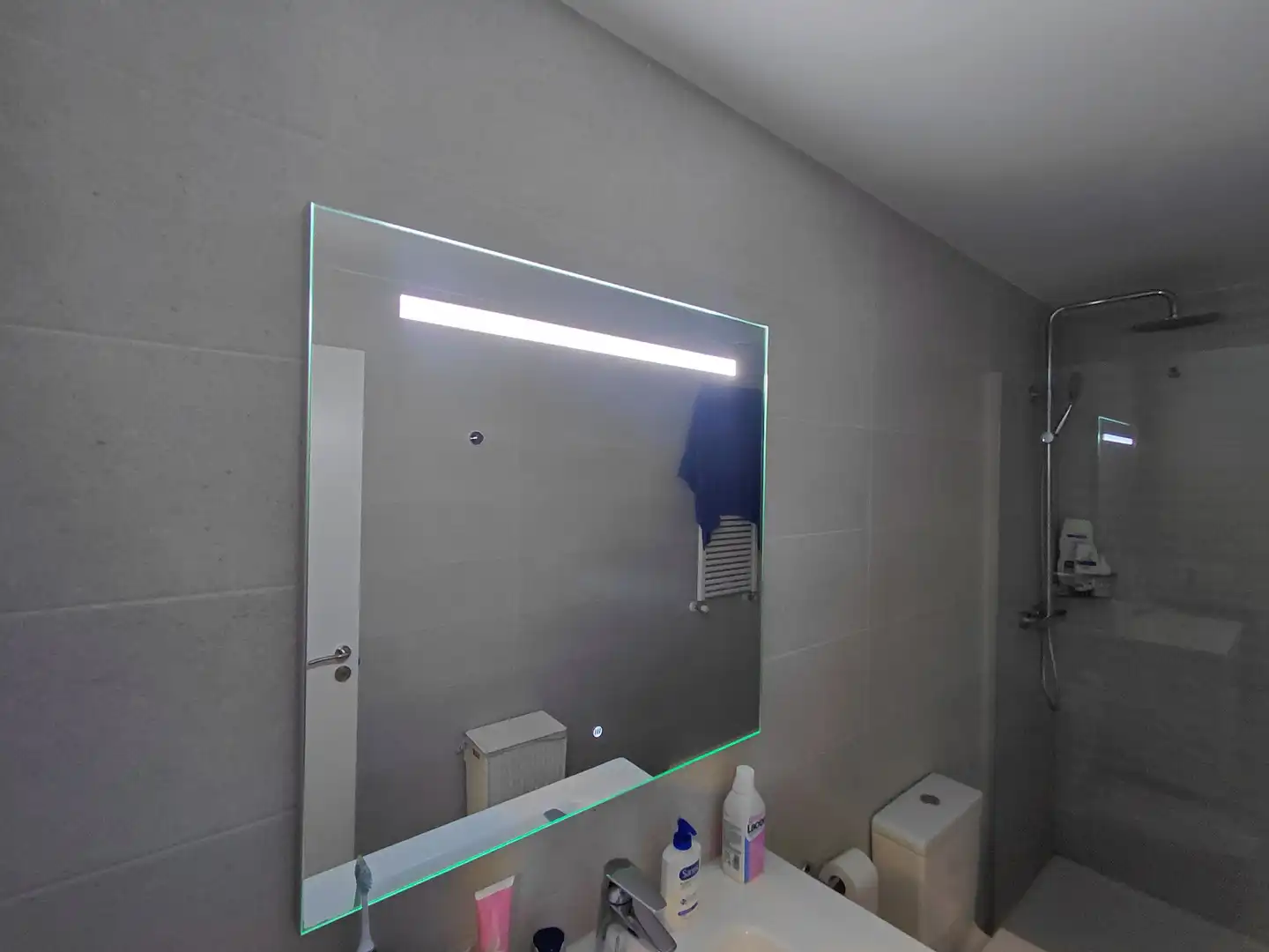 Badezimmer von Wohnung zum Verkauf in Oleiros mit Heizung, Privatgarten und Parkett