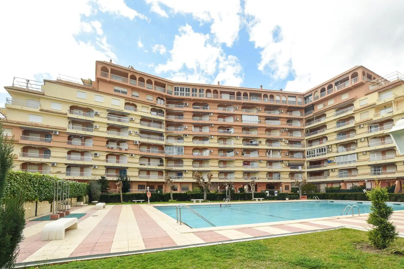 Vista exterior de Apartamento en venta en Gandia con Piscina comunitaria