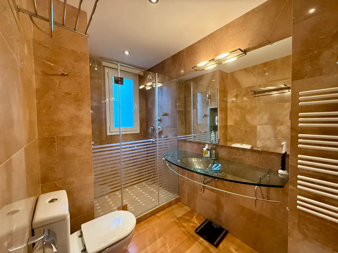 Baño de Casa o chalet en venta en Castellar del Vallès con Calefacción, Jardín privado y Terraza