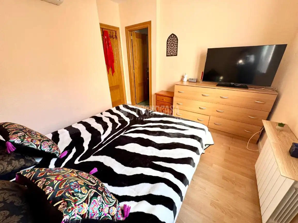 Bedroom of Attic for sale in Paterna  with Air Conditioner, Parquet flooring and Terrace
