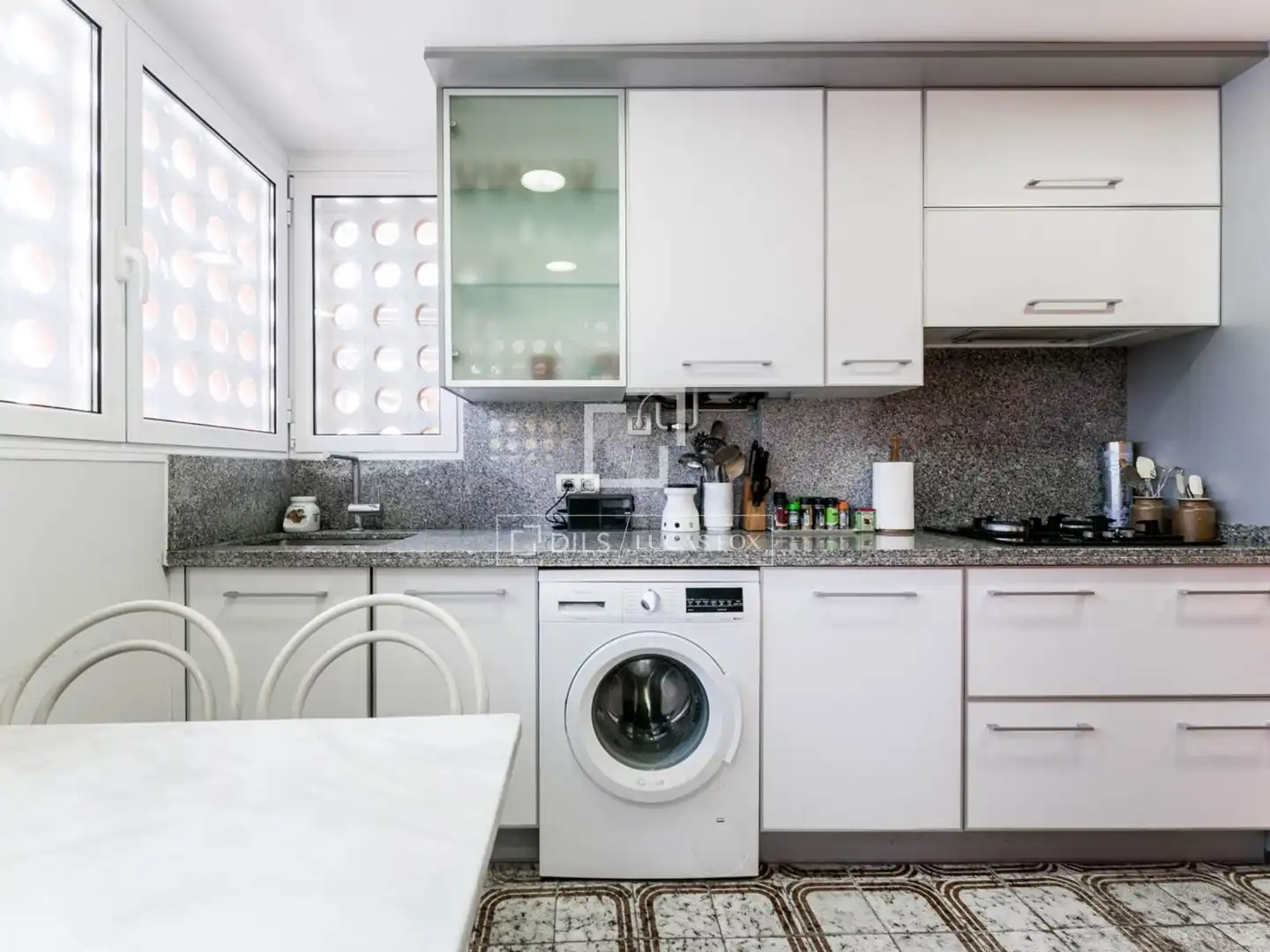 Küche von Wohnung zum Verkauf in Castelldefels mit Heizung, Privatgarten und Terrasse