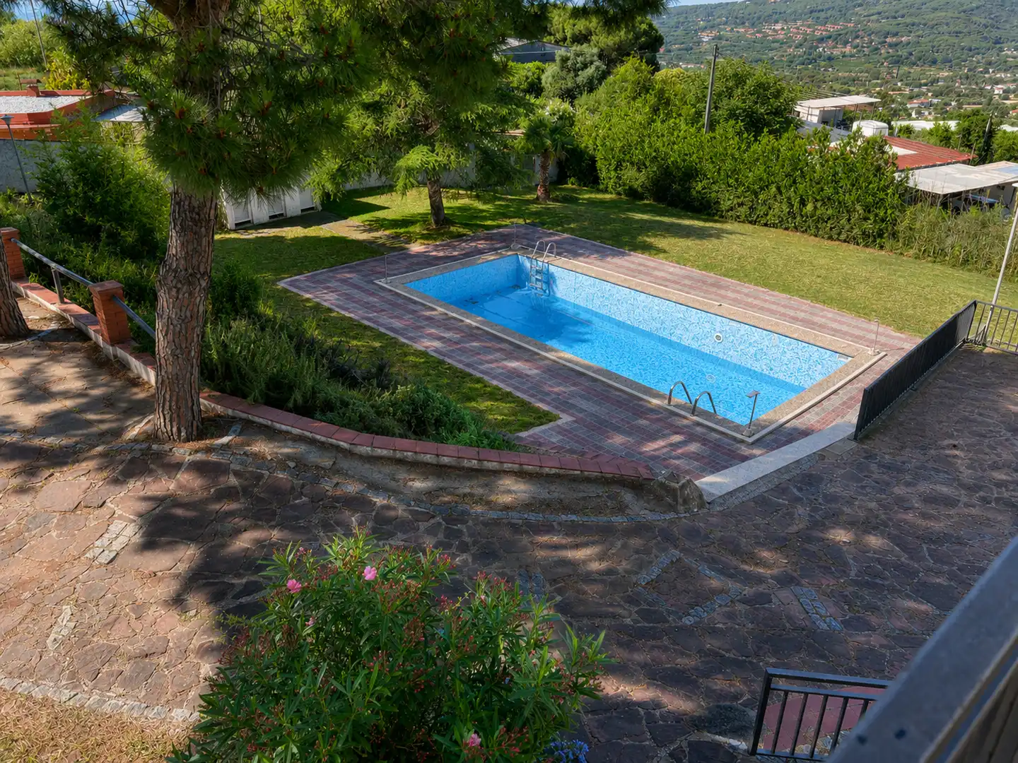 Piscina de Casa o xalet en venda en Mataró amb Aire condicionat, Jardí privat i Terrassa