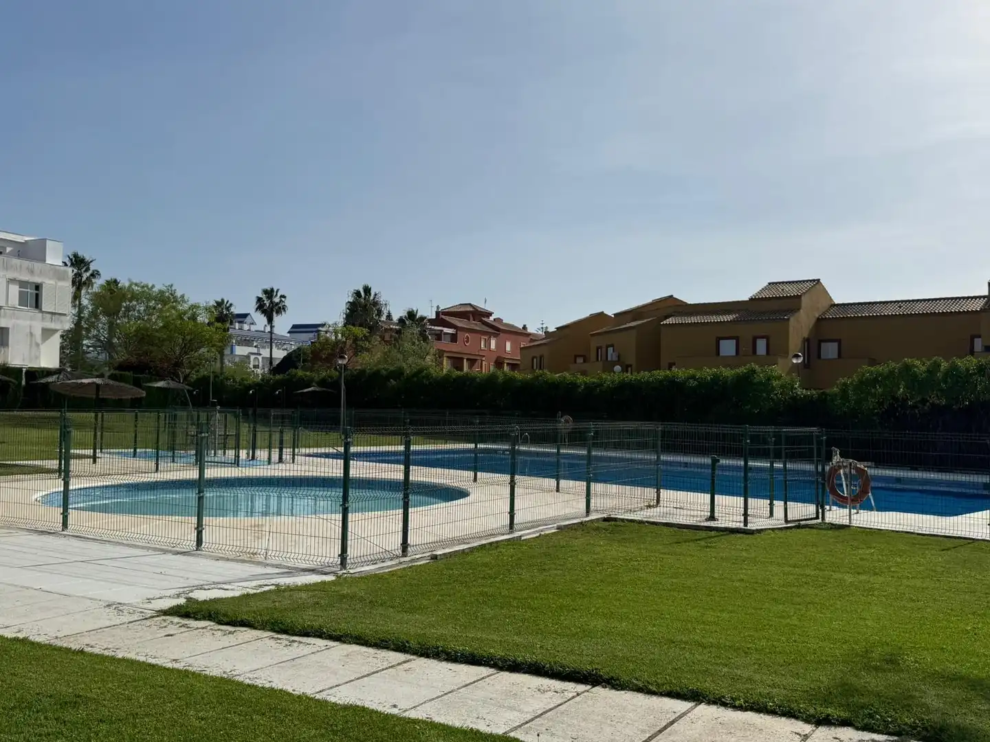 Swimming pool of Apartments for sale in Rota
