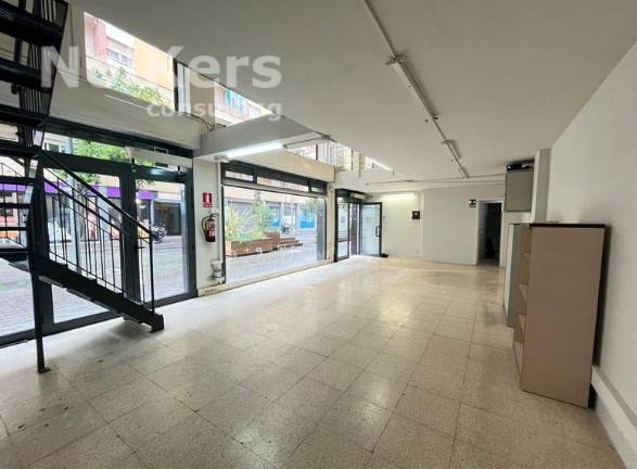 Local comercial en Alquiler en Barri de les Corts