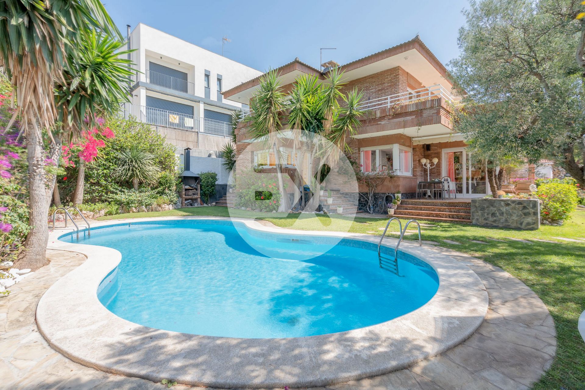 Piscina de Casa o xalet en venda en Castelldefels amb Aire condicionat, Jardí privat i Terrassa