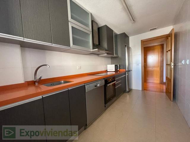 Piso en Venta en Avenida Don Juan De Borbon en Juan de Borbón