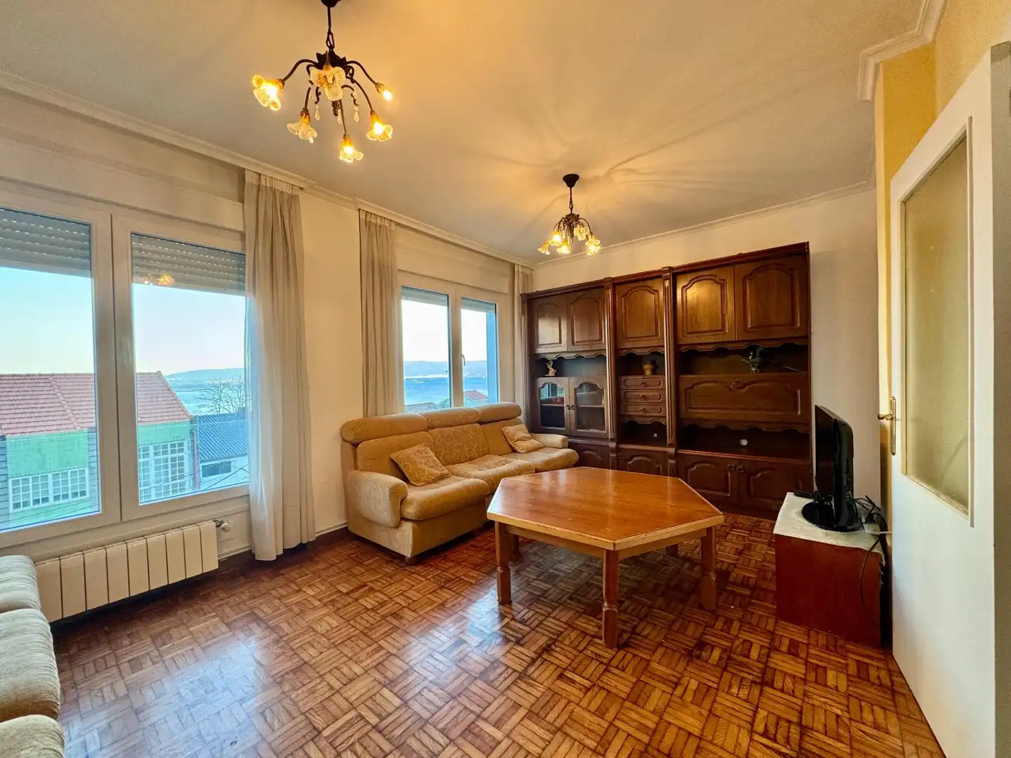 Living room of Flat for sale in Vilanova de Arousa  with Heating, Terrace and Furnished