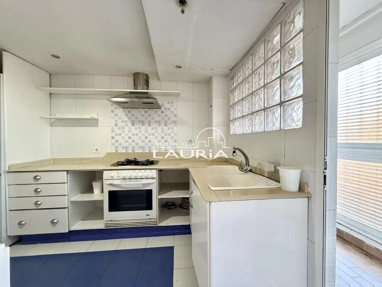 Cocina de Piso en venta en Valencia con Parquet y Balcón