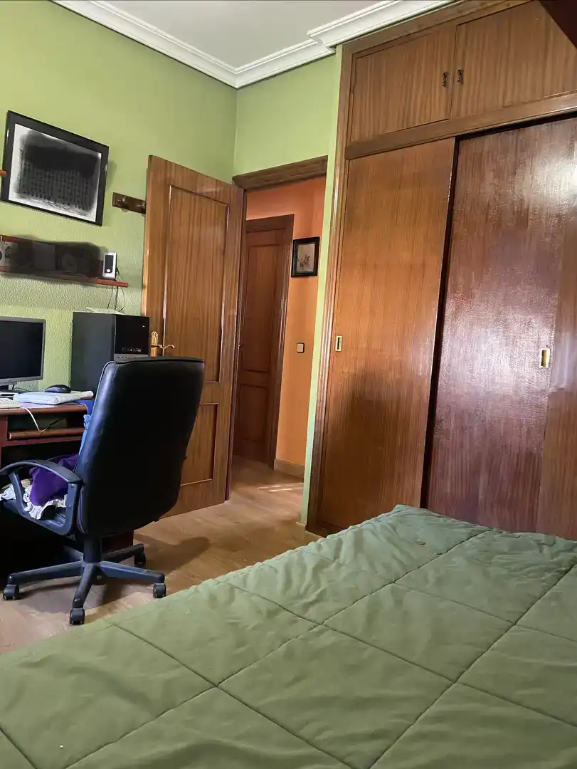 Dormitori de Casa o xalet en venda en Palomares del Río amb Aire condicionat i Piscina