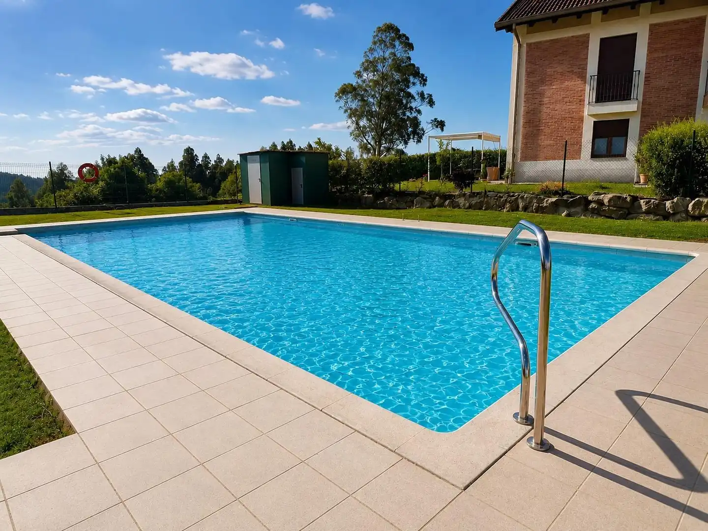 Schwimmbecken von Wohnung zum Verkauf in Udías mit Heizung, Privatgarten und Gemeinschaftspool