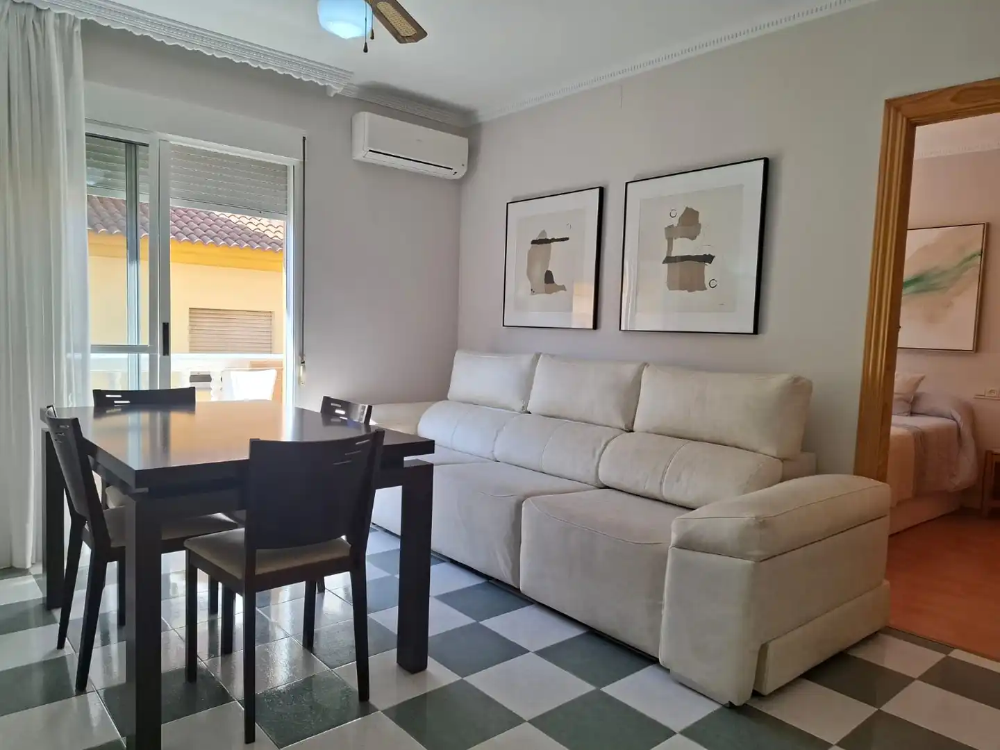 Sala de estar de Piso en venta en Torrenueva Costa con Amueblado y Balcón