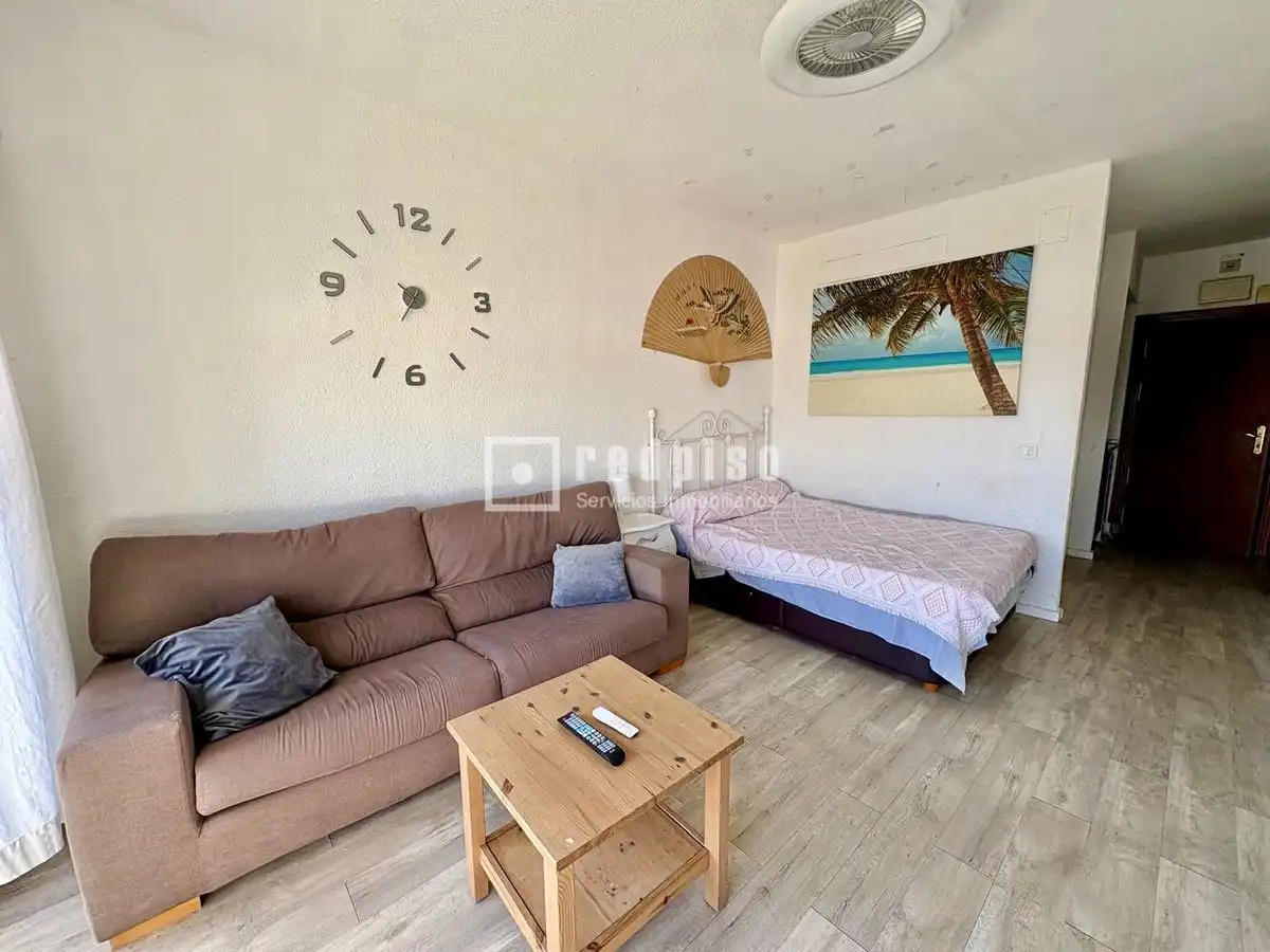 Schlafzimmer von Wohnung zur Miete in Torremolinos mit Klimaanlage, Terrasse und Möbliert