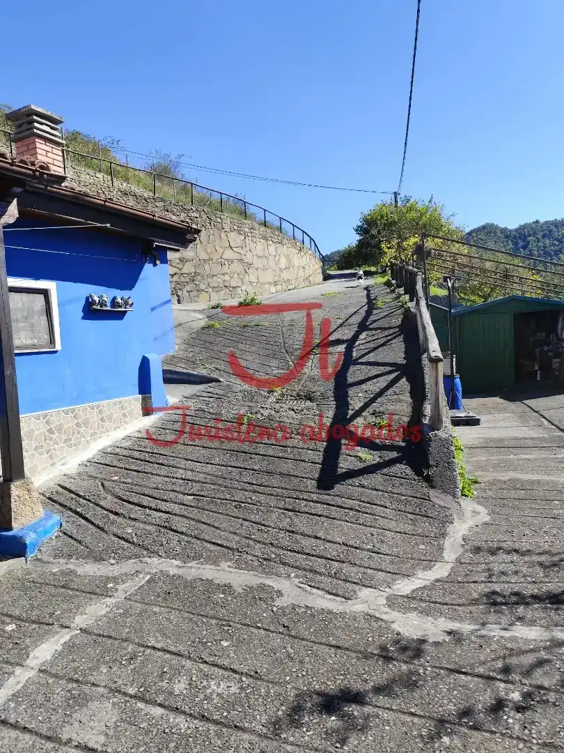 Aparcament de Casa o xalet en venda en Quirós