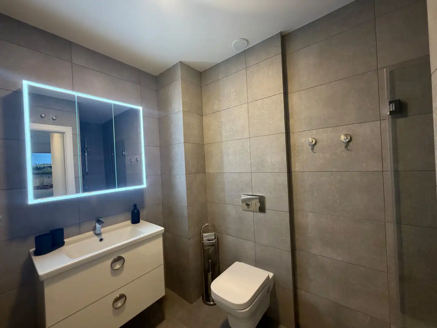 Bathroom of Flat for sale in Santa Cruz de Tenerife  with Storage room, Furnished and Oven