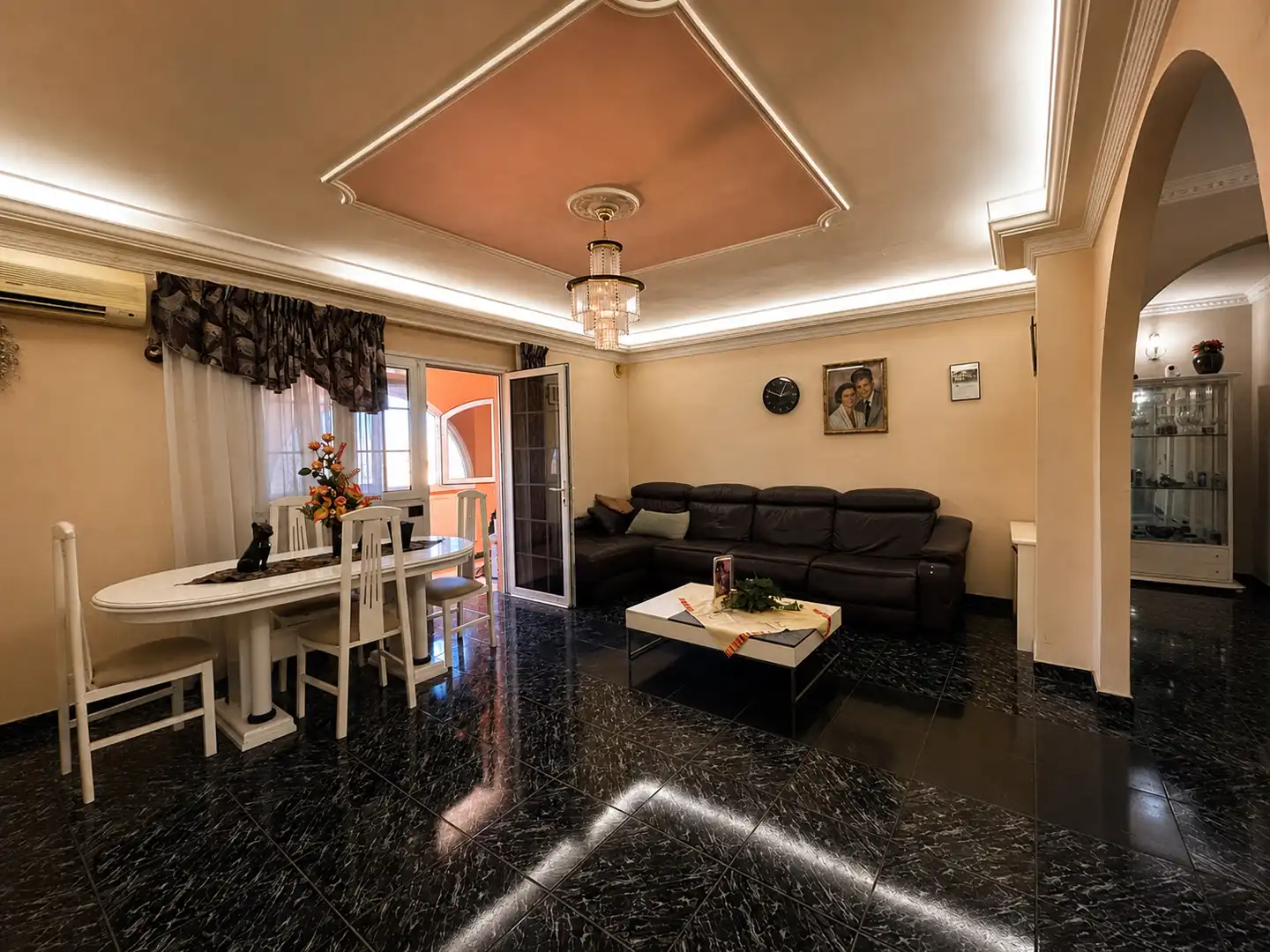 Sala d'estar de Casa o xalet en venda en San Bartolomé de Tirajana amb Aire condicionat, Jardí privat i Terrassa
