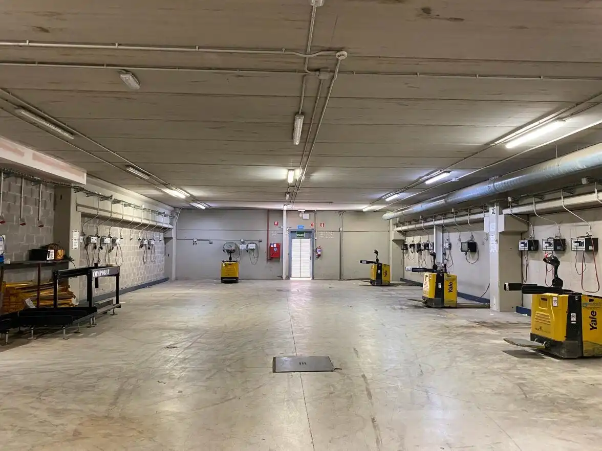 Industrial building to rent in Calle Tesla, imagen 18
