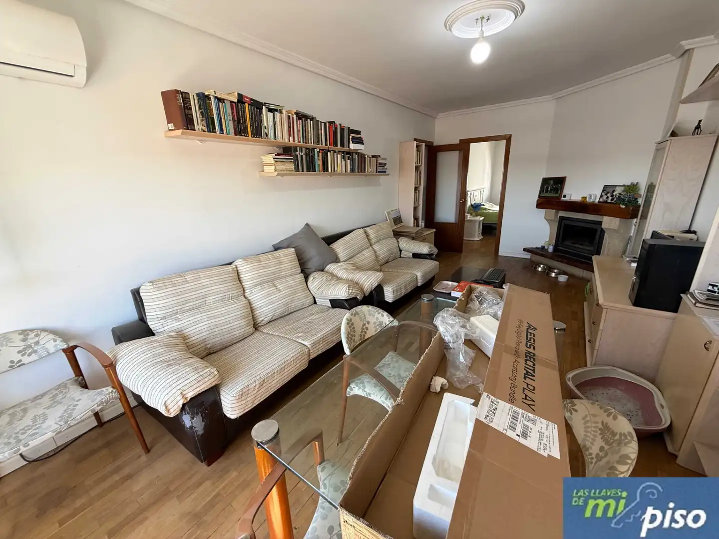 Living room of Flat for sale in Montemayor de Pililla  with Heating, Parquet flooring and Terrace