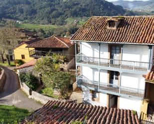 Vista exterior de Casa o xalet en venda en Candamo amb Jardí privat i Balcó