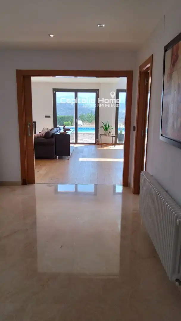 Sala d'estar de Casa o xalet en venda en Relleu amb Aire condicionat, Calefacció i Piscina