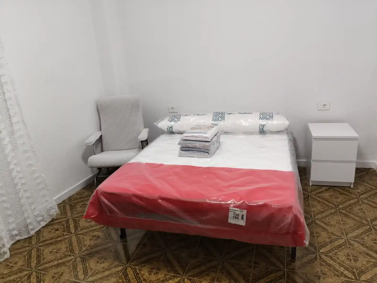 Schlafzimmer von Wohnung zur Miete in Utiel mit Möbliert, Ofen und Waschmaschine